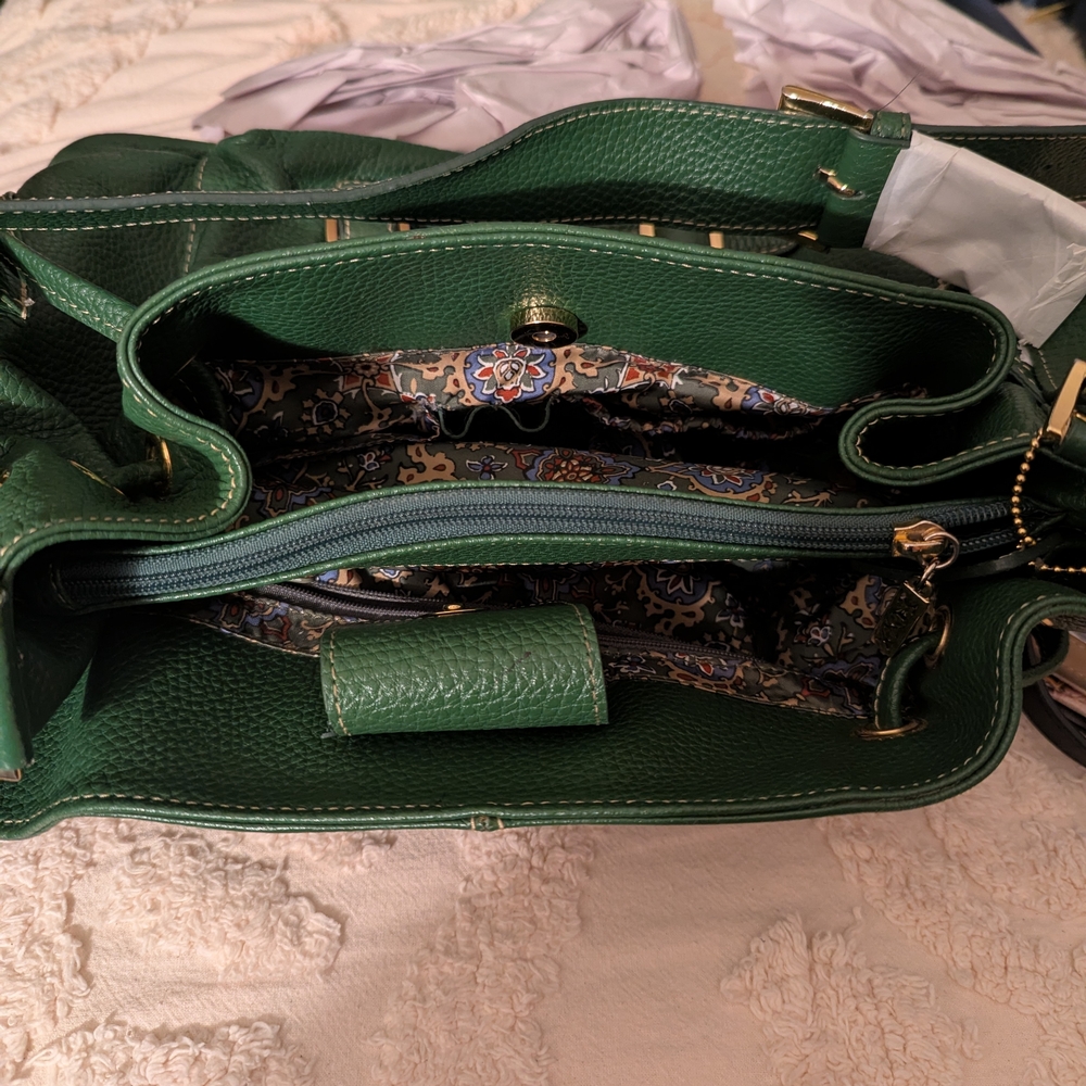 Maxx New York Green Pebbled Leather Shoulder Bag - Picture 3 of 10